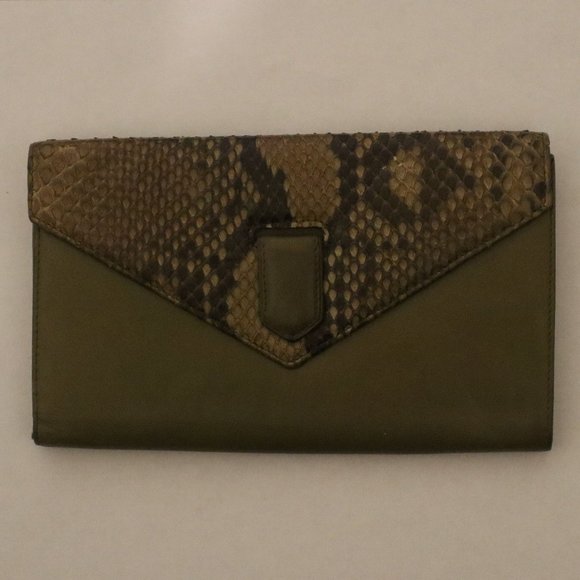 Bloomingdale's Made In Italy Wallet - Alligator Green - 7 1/16" x 4 3/8" - Picture 1 of 7